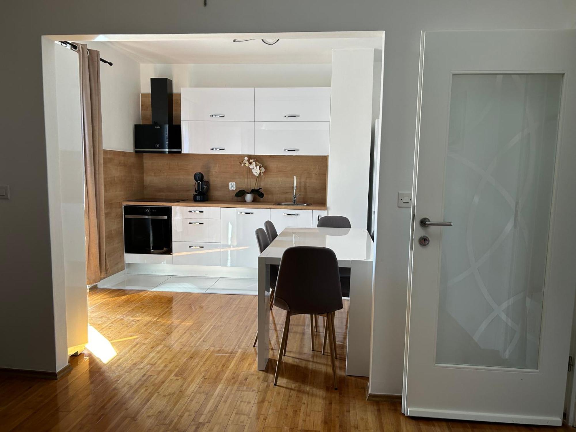 비오그라드나모루 Apartman L&A 아파트 외부 사진